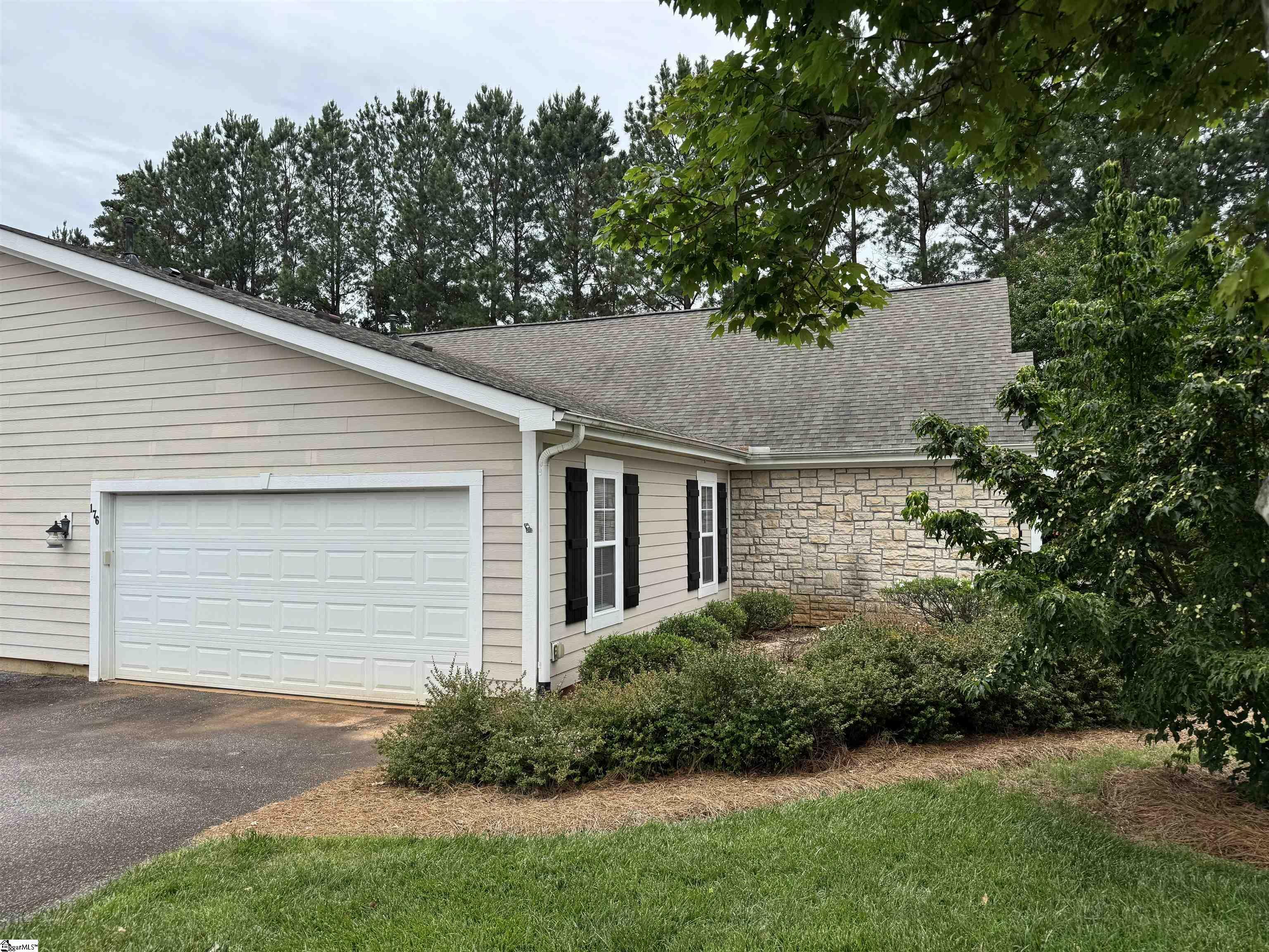 Property Photo: 176 Grinders Circle SC 29650