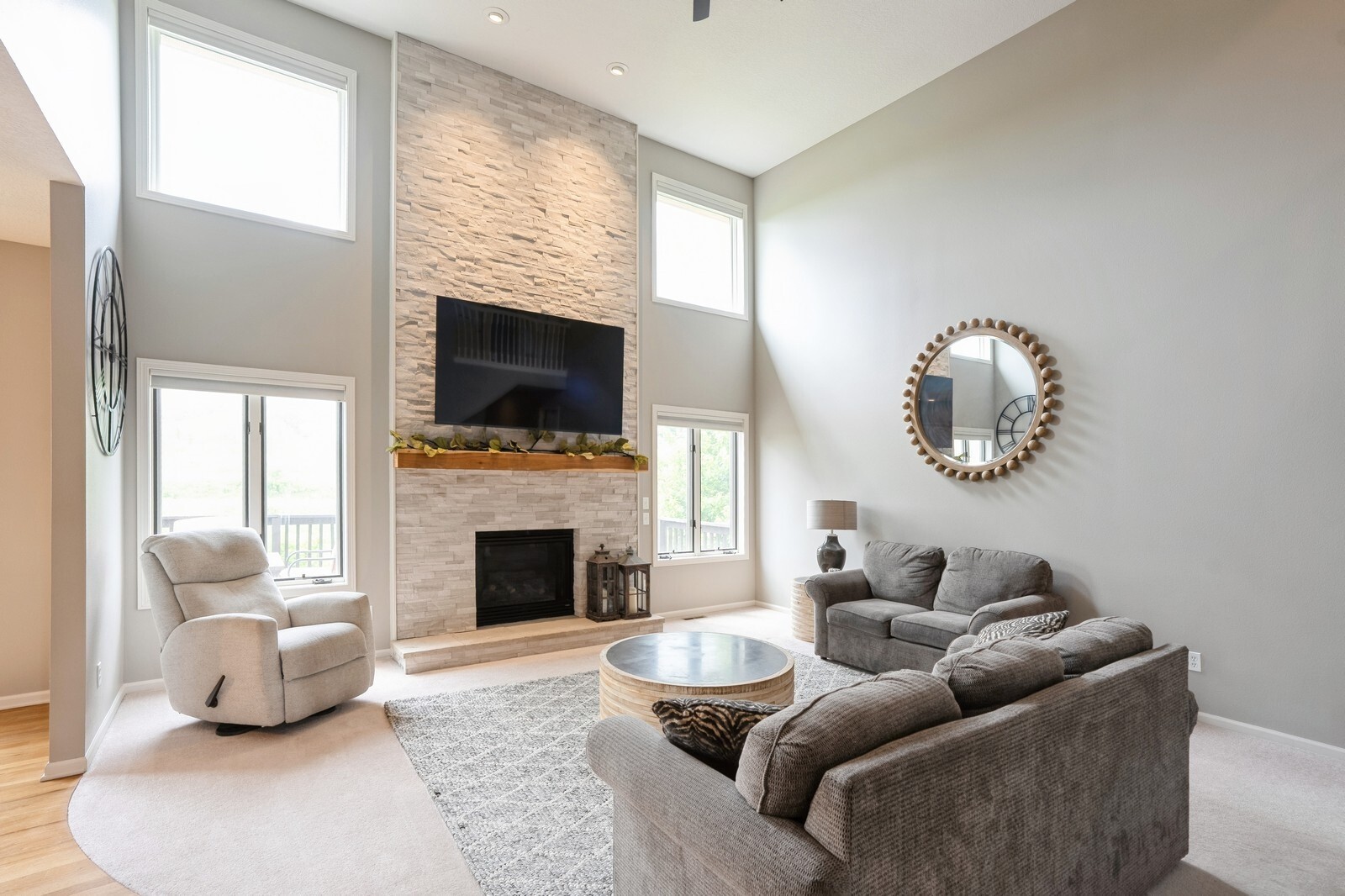 Property Photo: 1625 S 50th Place IA 50265