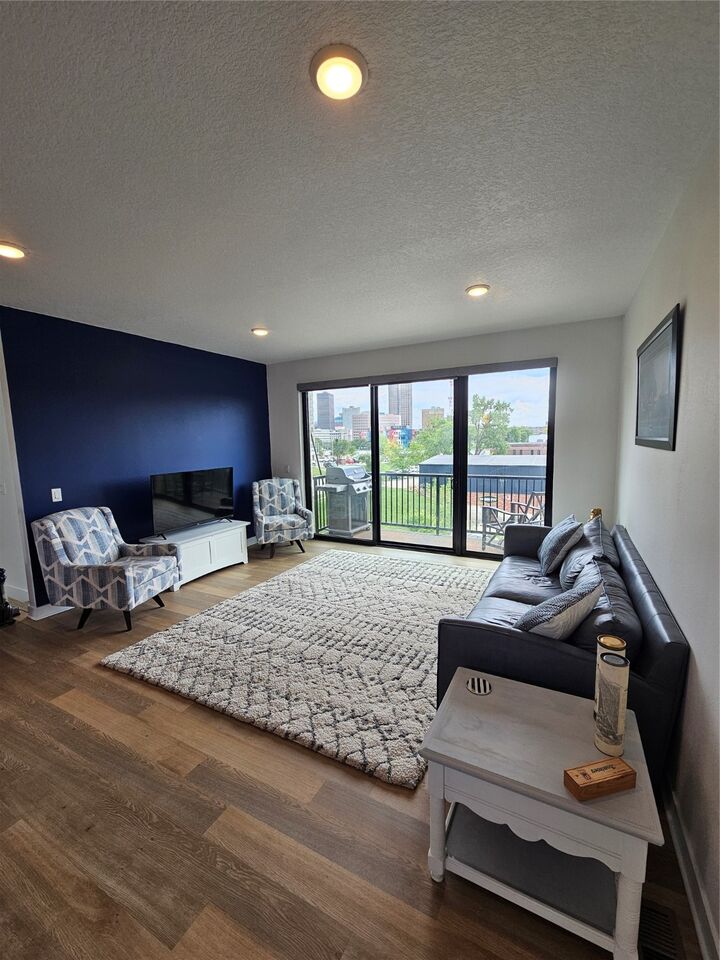 Property Photo:  924 12th Street  IA 50309