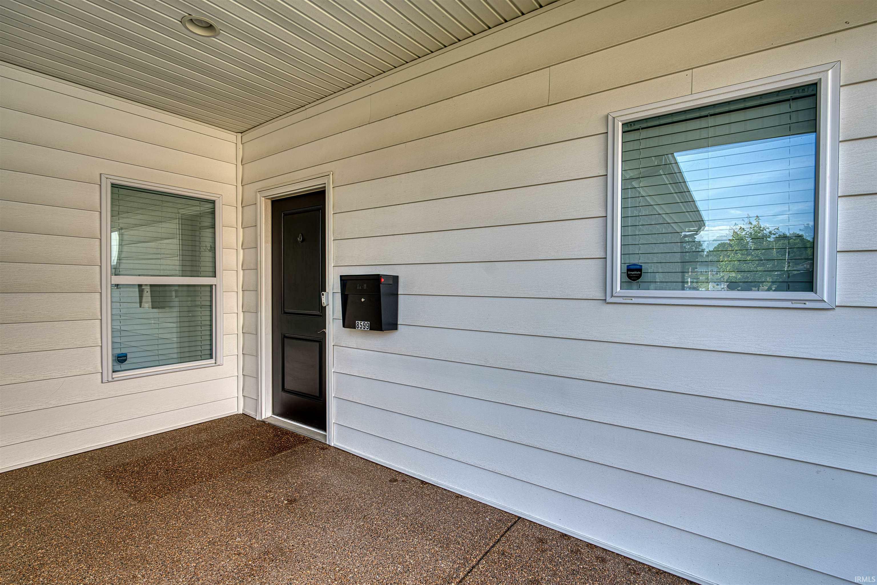 Property Photo: 8599 Pebble Creek Drive IN 47630