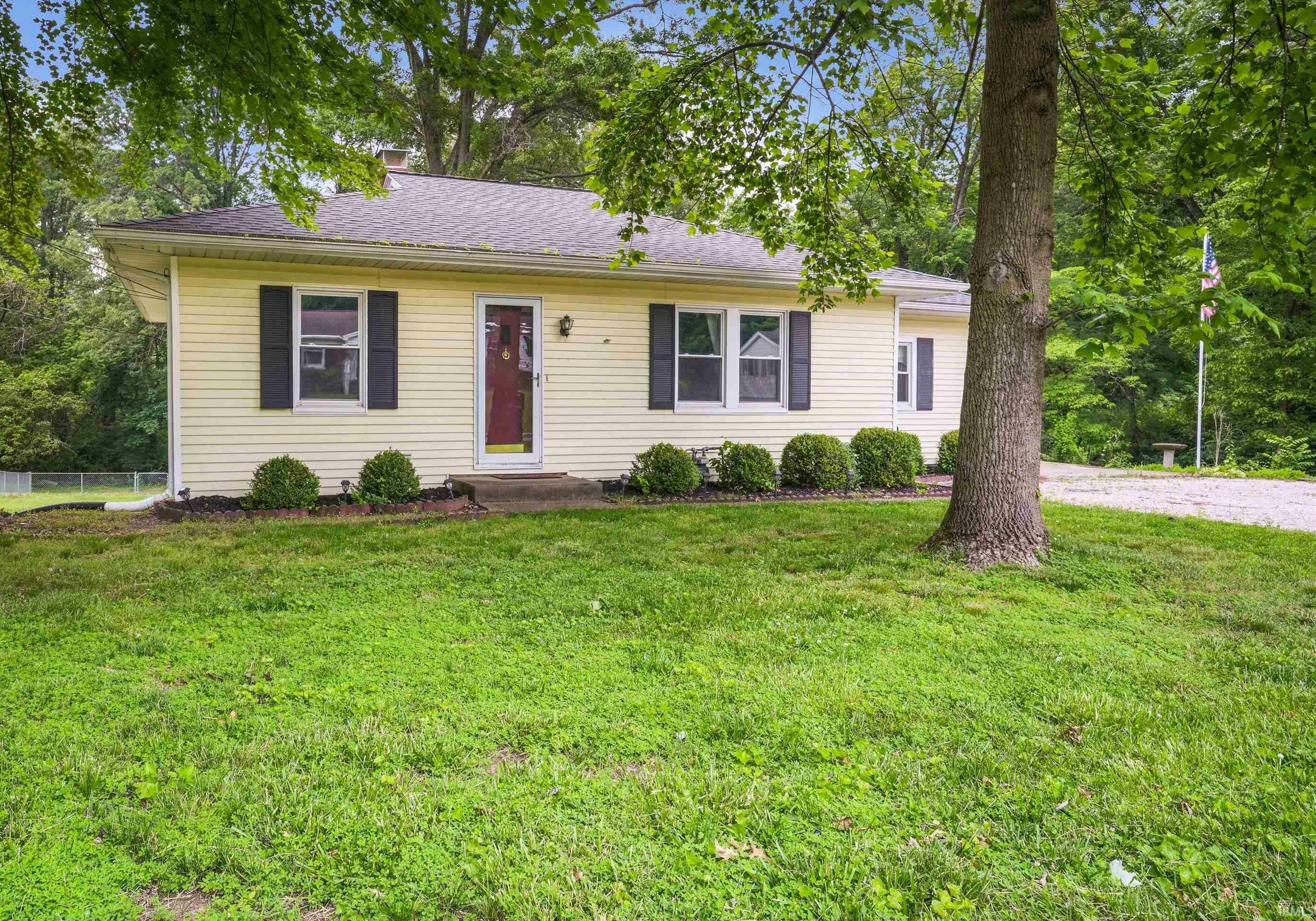 Property Photo: 931 Barberry Lane IN 47710