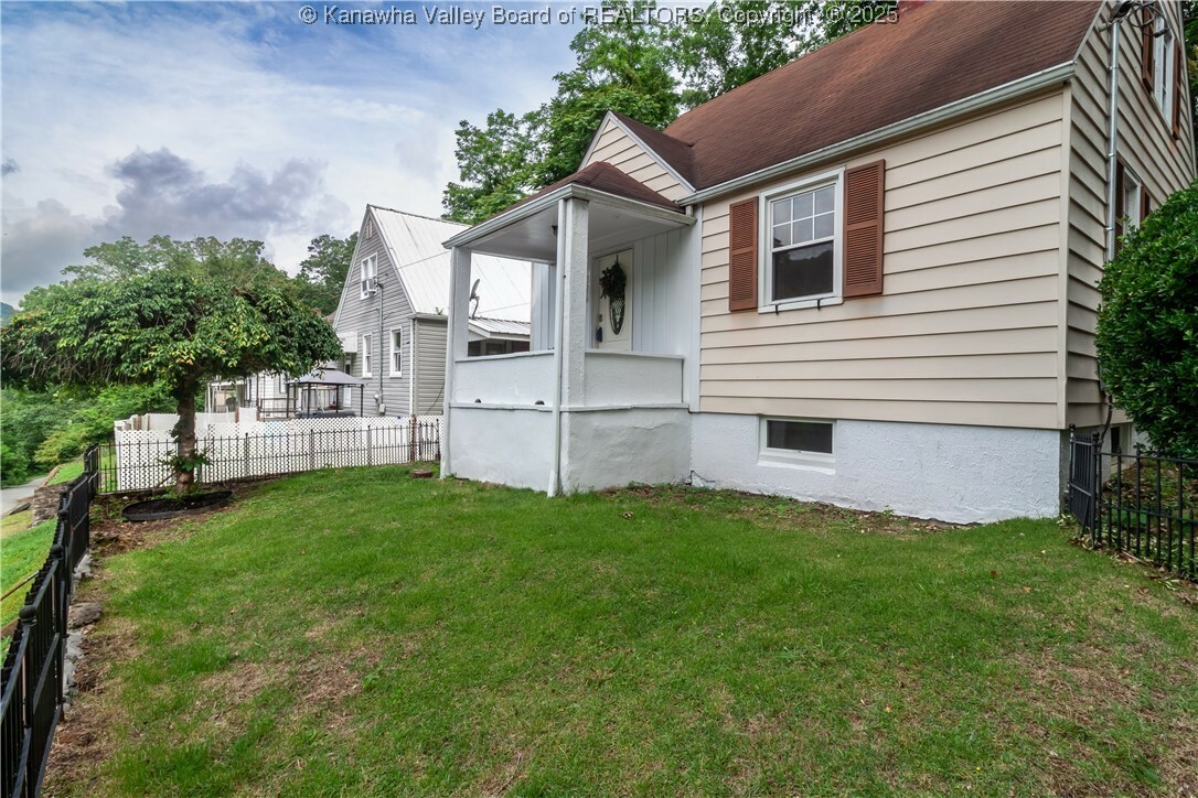 Property Photo: 325 Charlton Heights Road WV 25115