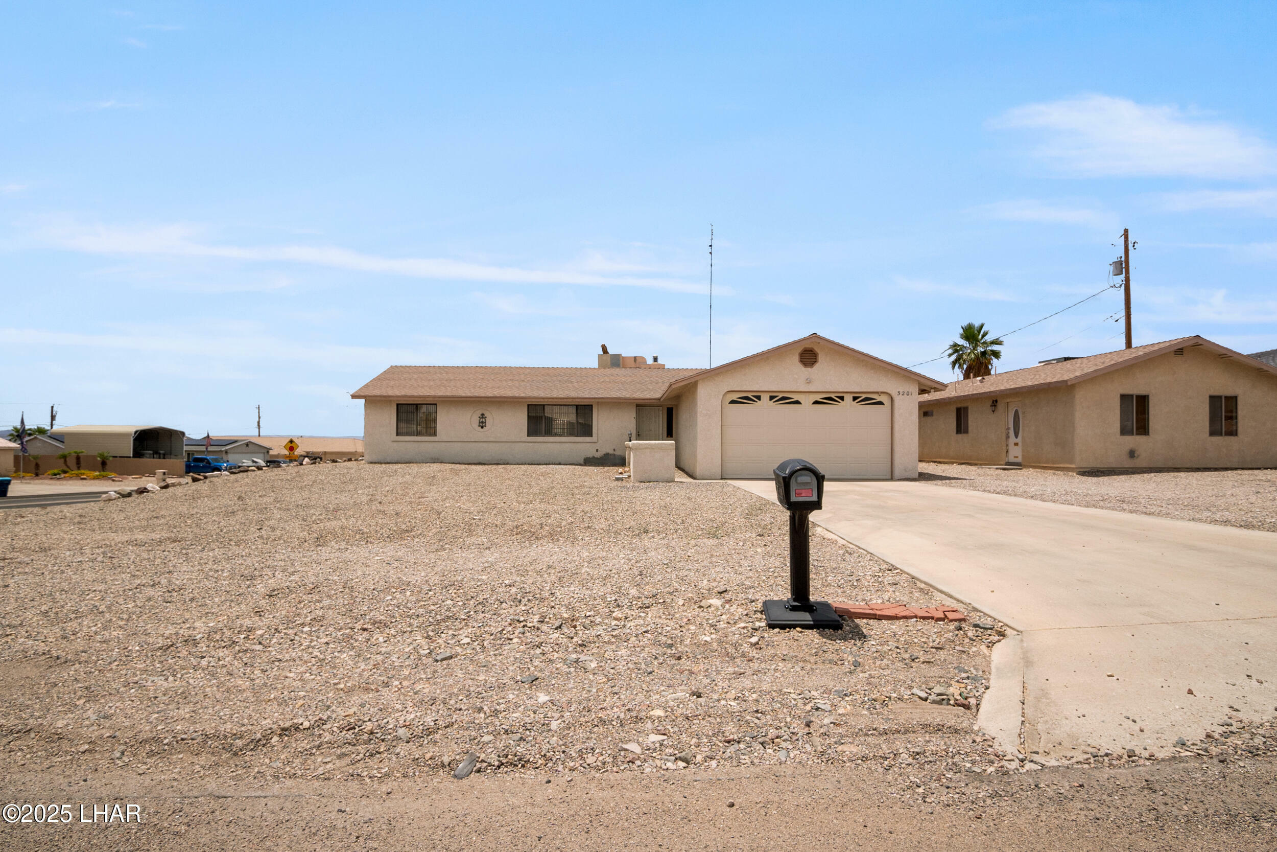 Property Photo: 3201 Silver Saddle Dr AZ 86406