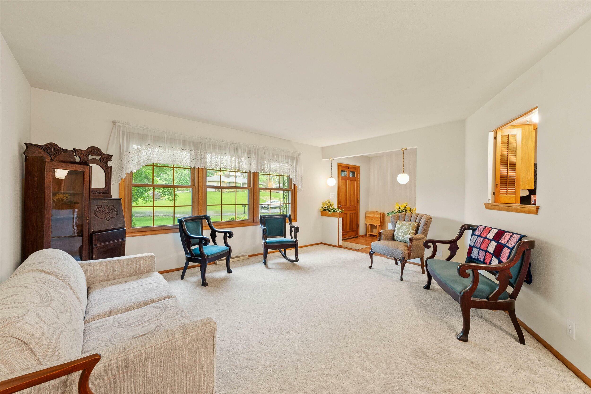 Property Photo: W213n10321 Oak Ln WI 53017