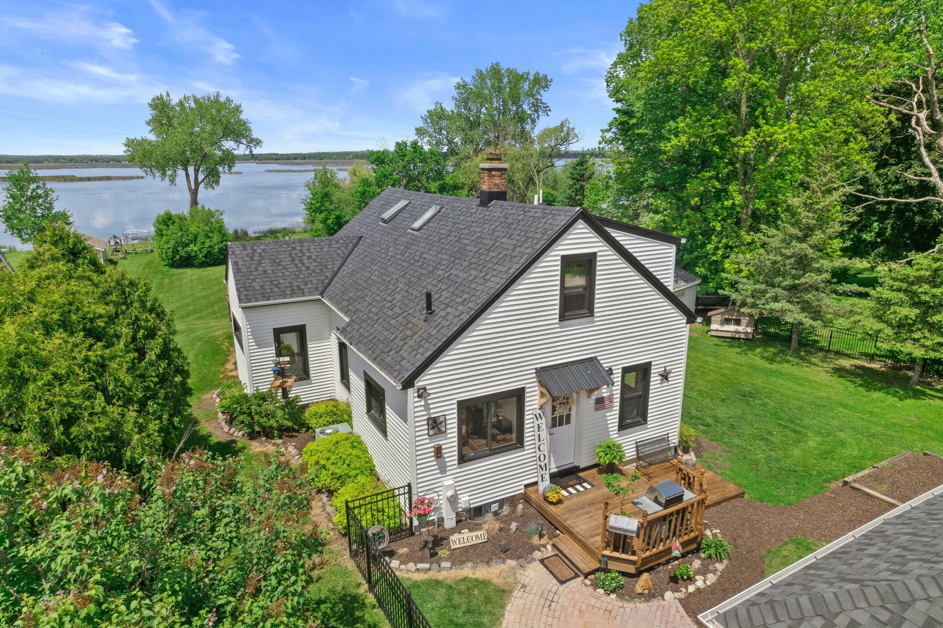 Property Photo:  S94w14508 Groveway Ln  WI 53150 