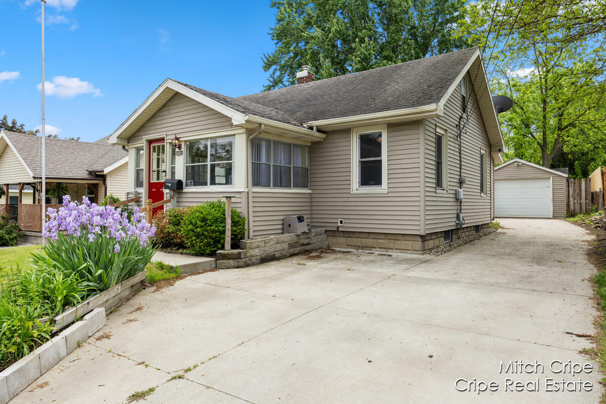 Property Photo: 772 26th Street SW MI 49509