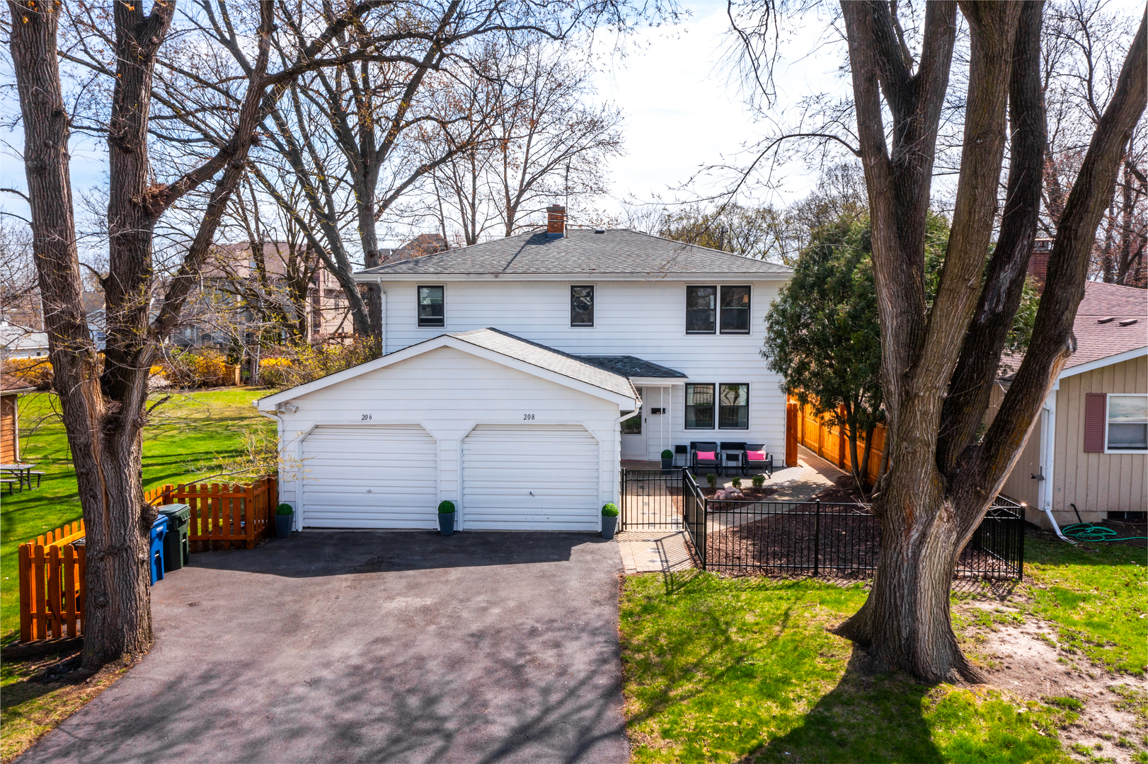 Property Photo: 208 N Fremont Street IL 60540