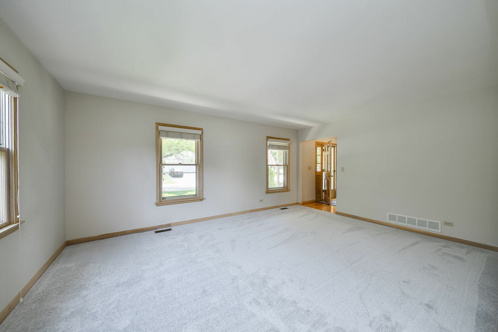 Property Photo:  1553 Marquette Avenue  IL 60565 