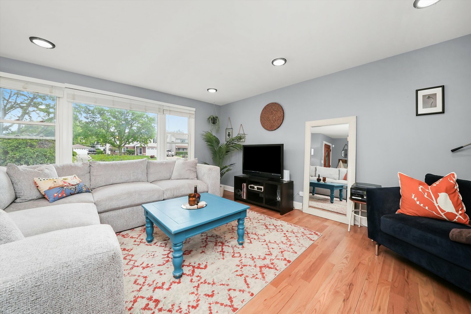 Property Photo: 530 N Fairfield Avenue IL 60148