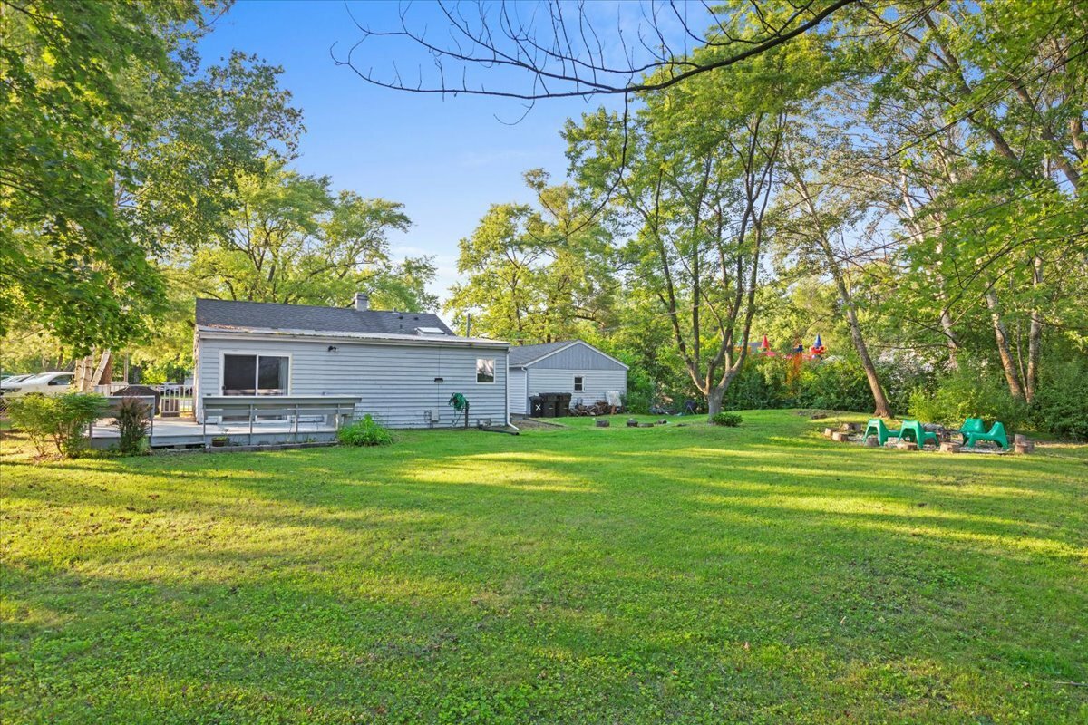 Property Photo: 9 Craig Terrace IL 60047