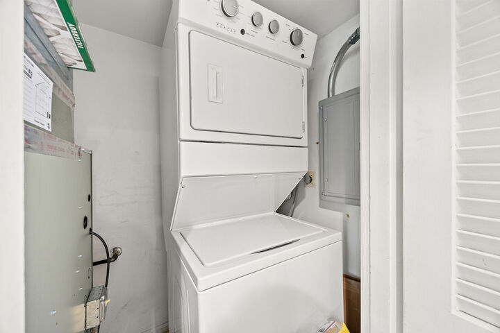 Property Photo: 128 Carriage Way Drive 116B IL 60527