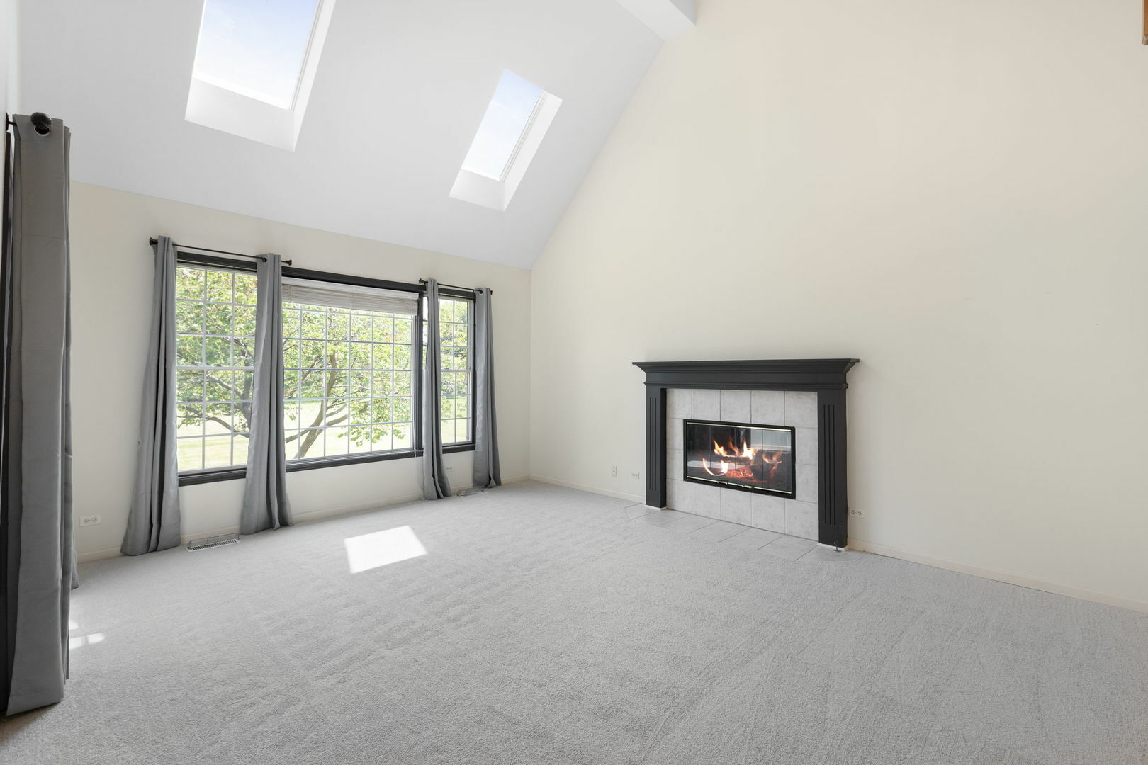 Property Photo: 7N001 Ridge Line Road IL 60175