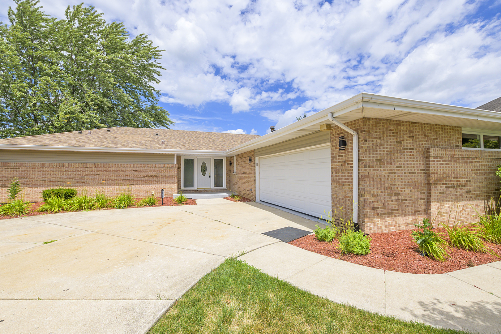 Property Photo: 9836 Circle Parkway IL 60464