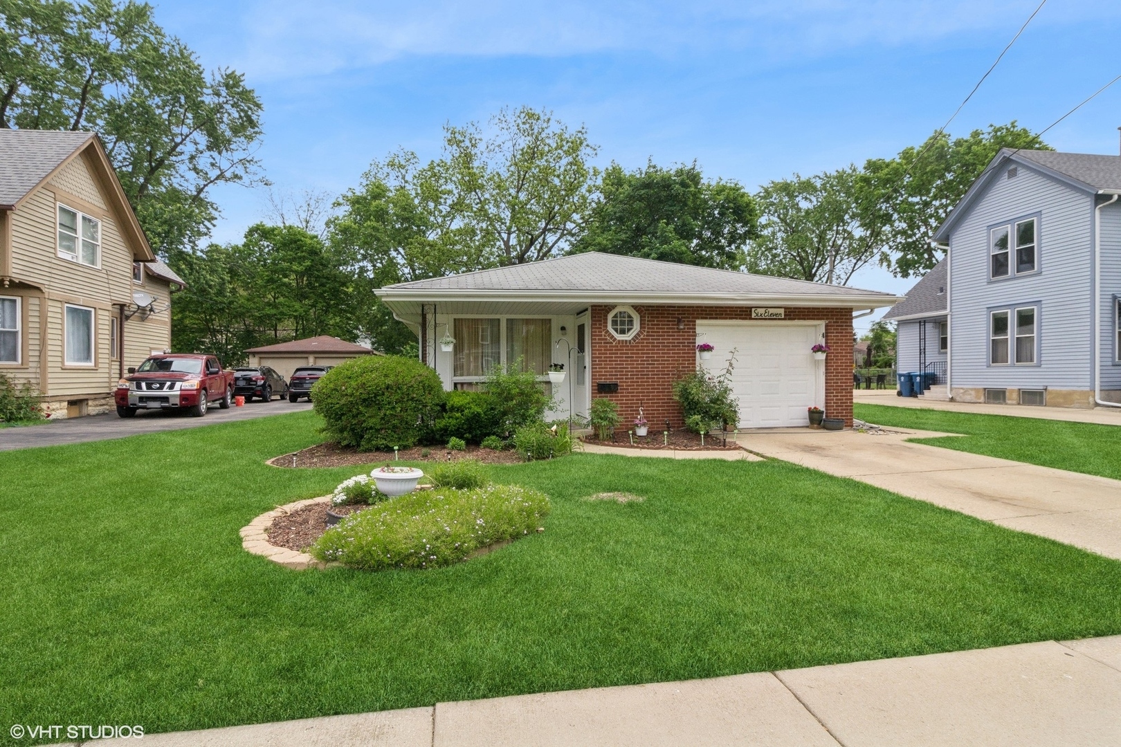 Property Photo: 611 Palace Street IL 60506