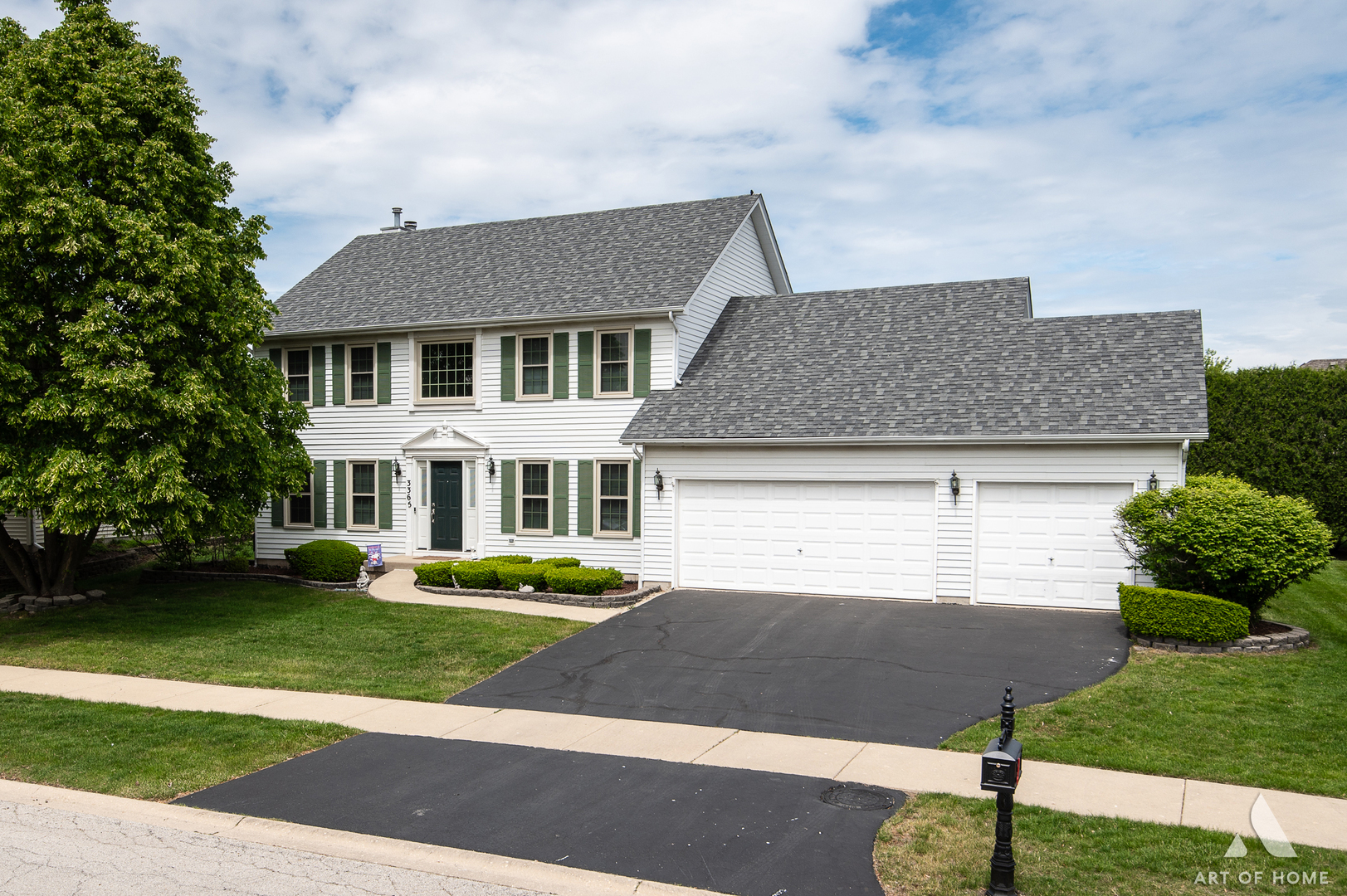 Property Photo: 3365 Charlemaine Drive IL 60504