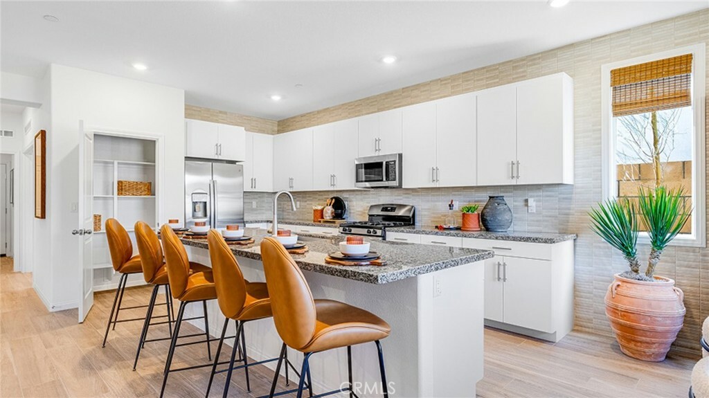 Property Photo:  15450 Avenida De Cielo  CA 92240 