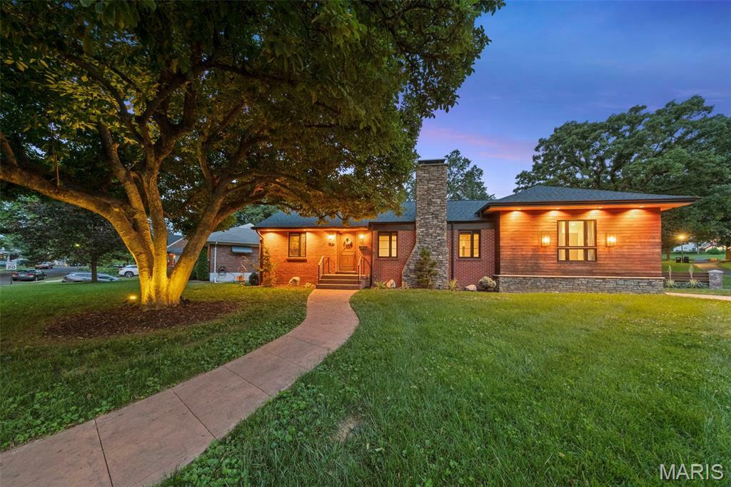 Property Photo: 7536 Nottingham Avenue MO 63119