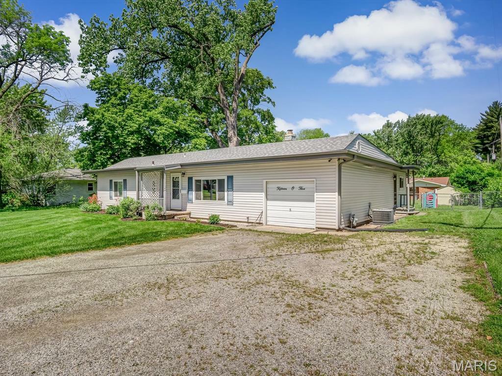 Property Photo: 1505 Muren Boulevard IL 62221
