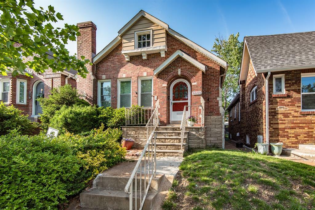 Property Photo: 4023 Fairview Avenue MO 63116