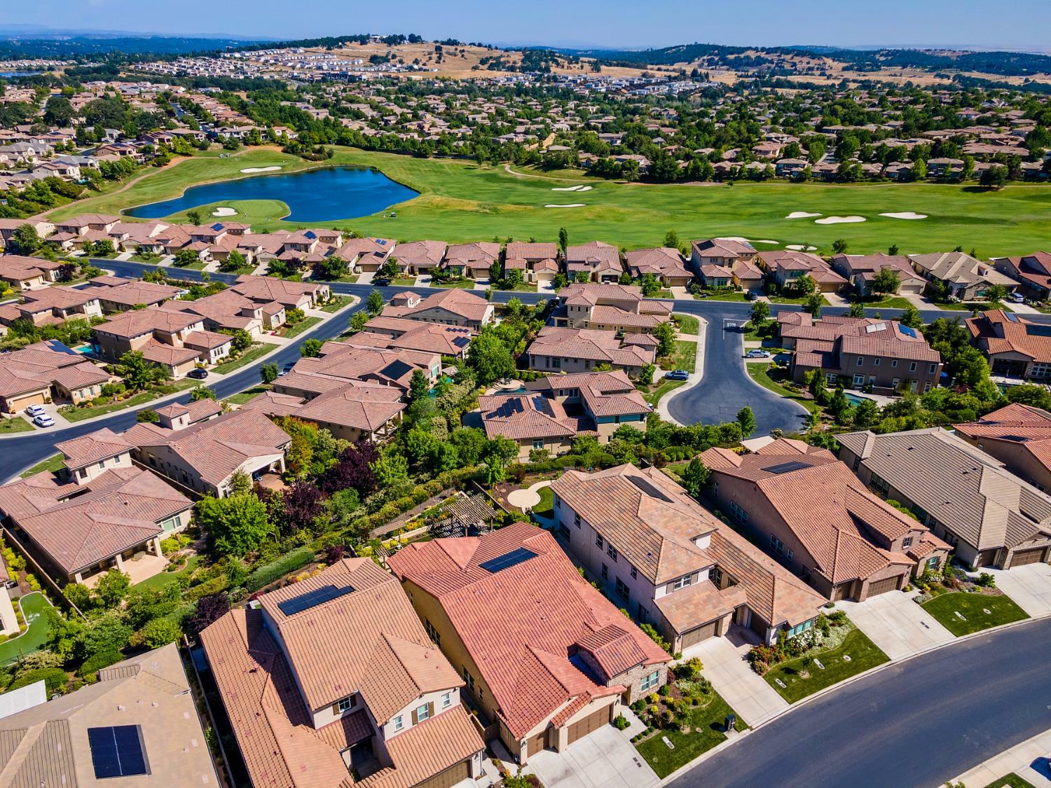 Property Photo: 1077 Hogarth Way CA 95762