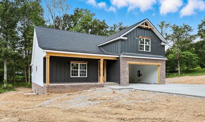 Property Photo:  1586 Ryes Chapel Rd  TN 37171 
