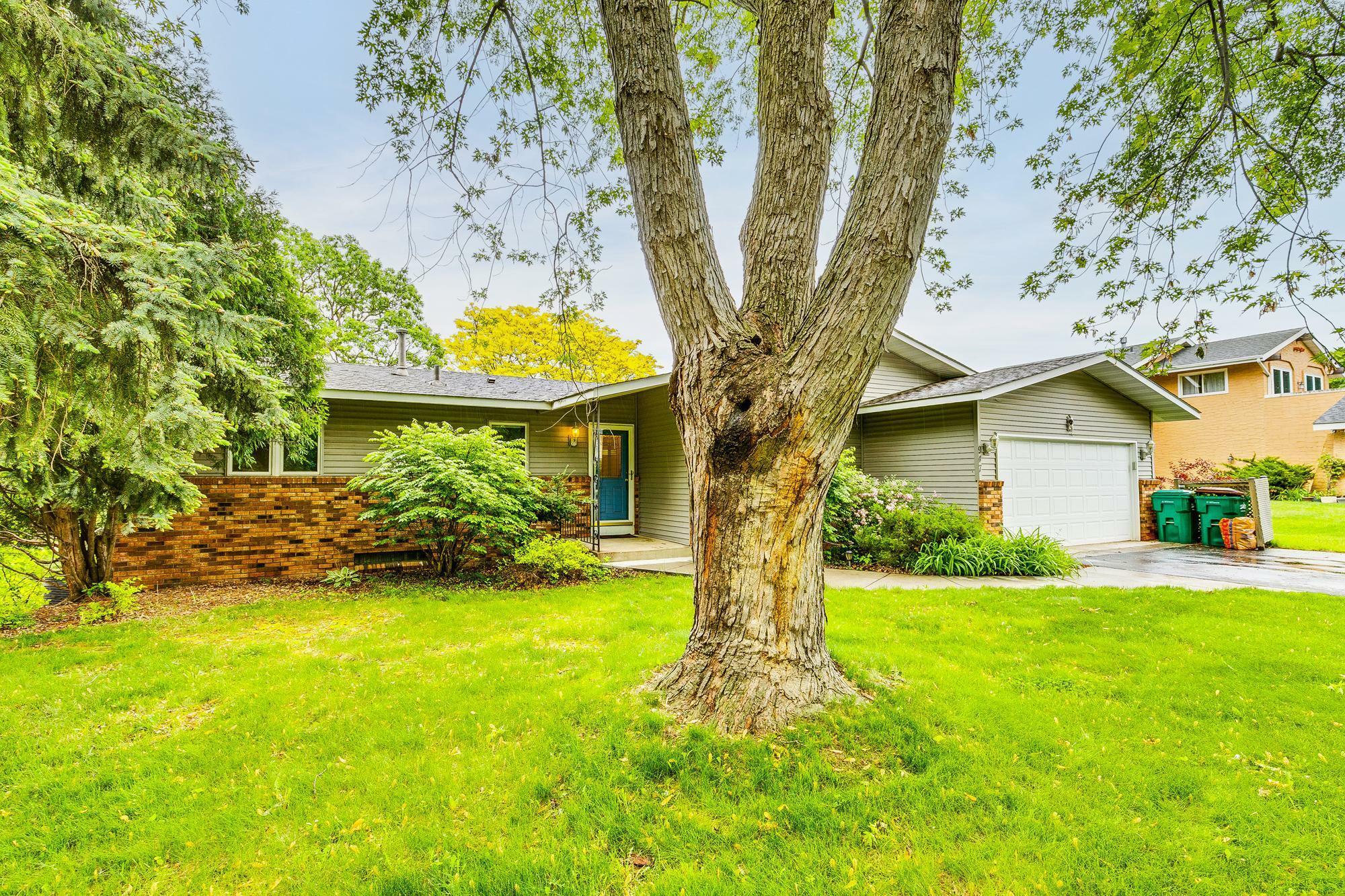Property Photo: 947 Dawn Avenue MN 55126