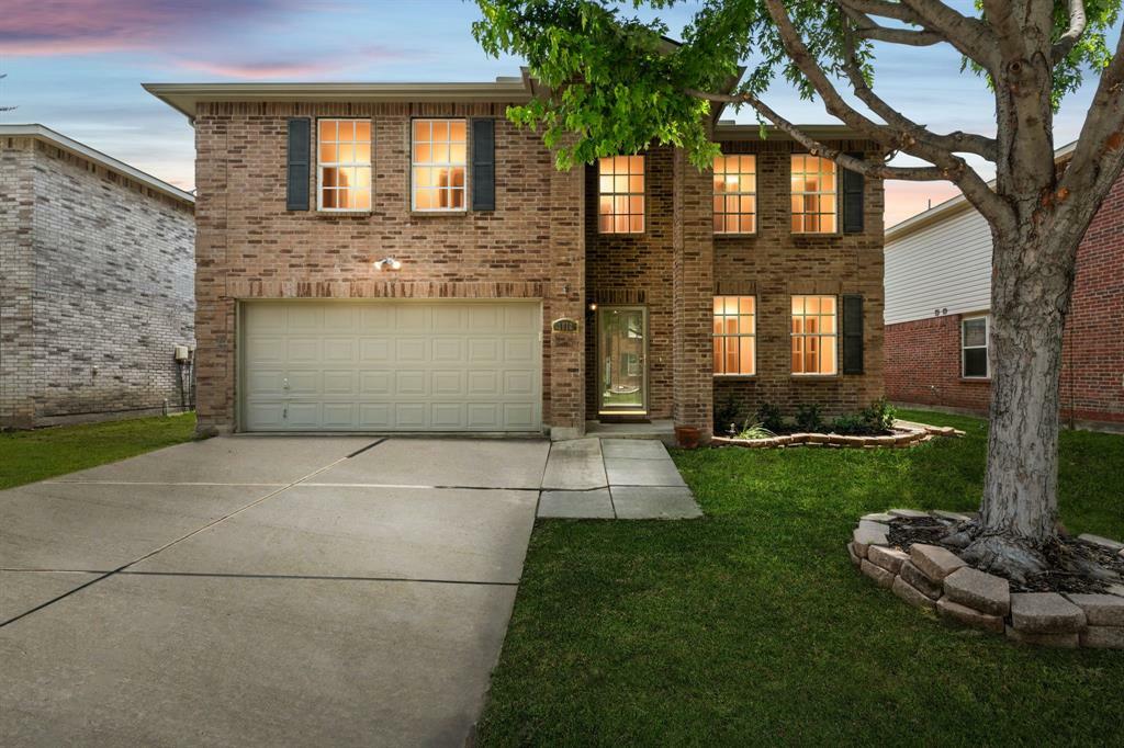 Property Photo: 1812 Elk Lake Trail TX 76247
