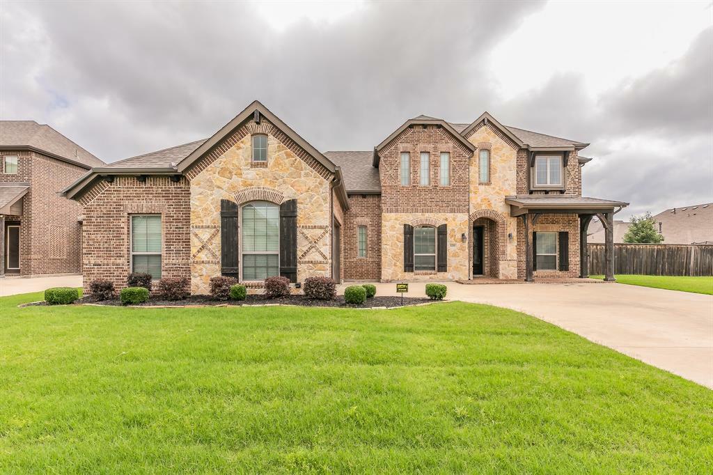 Property Photo: 1211 Norwood Street TX 76063