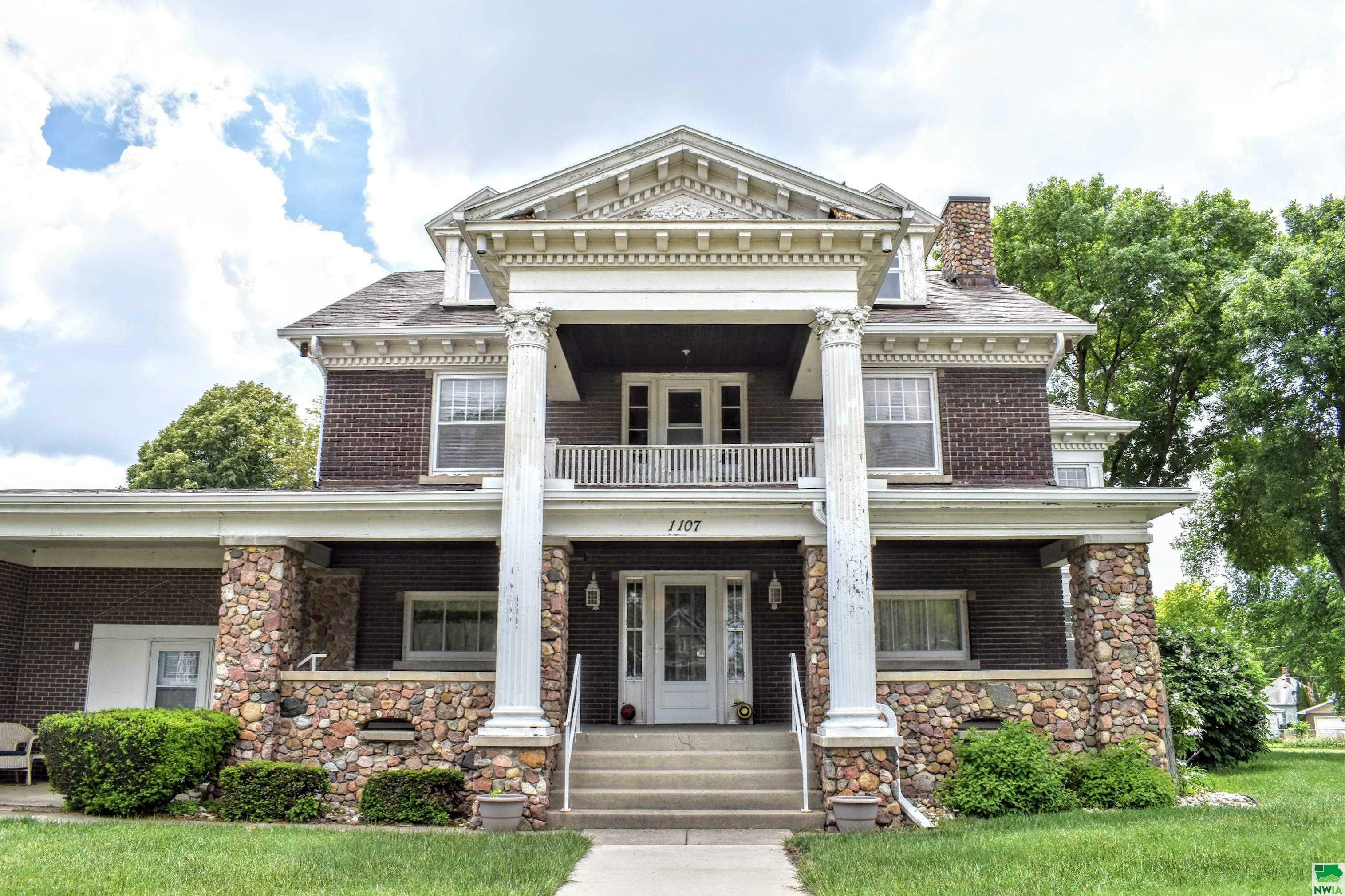 Property Photo: 1107 Morningside Ave IA 51106