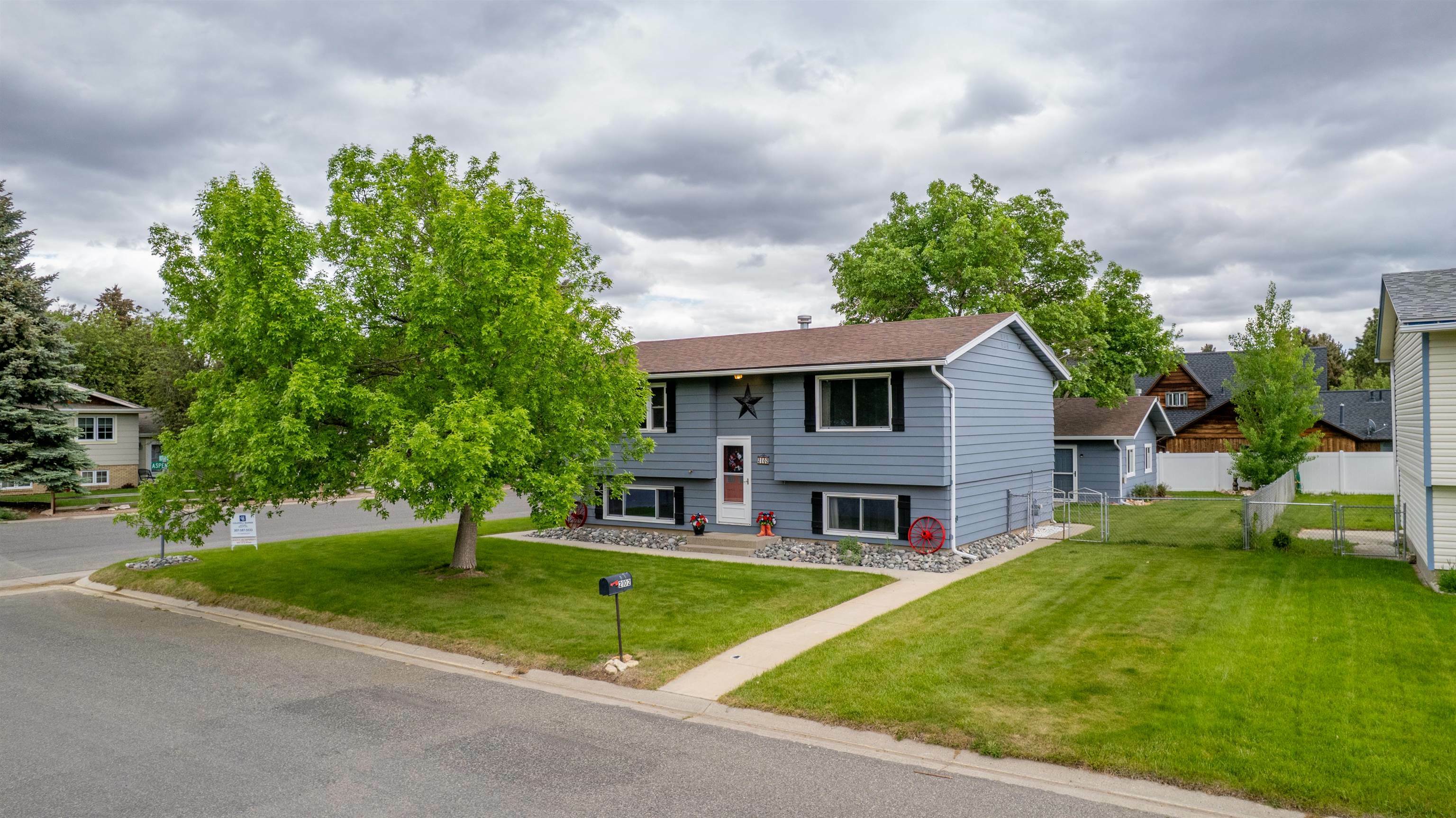 Property Photo: 2102 10th St WY 82414