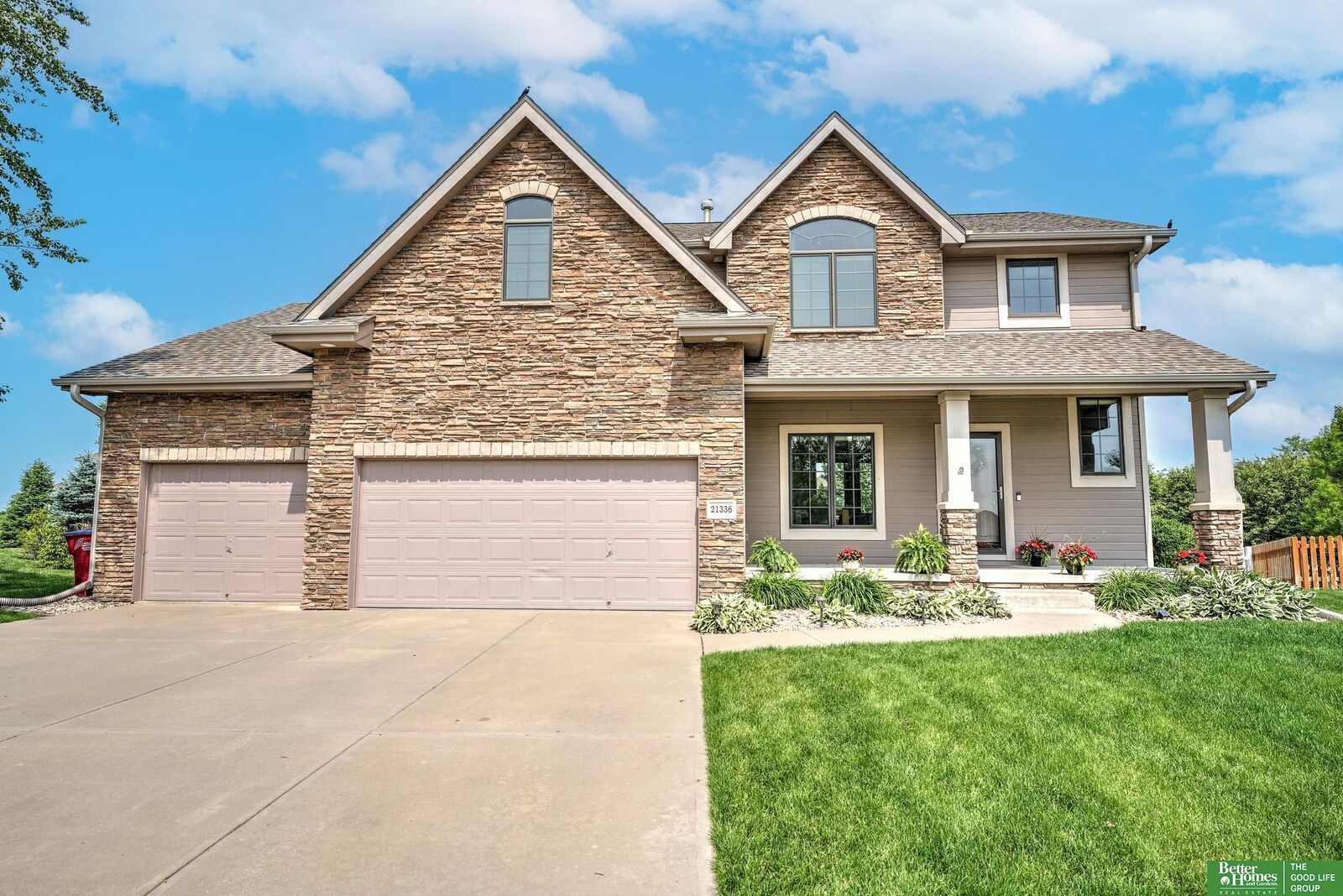 Property Photo:  21336 Blackstone Circle  NE 68028 