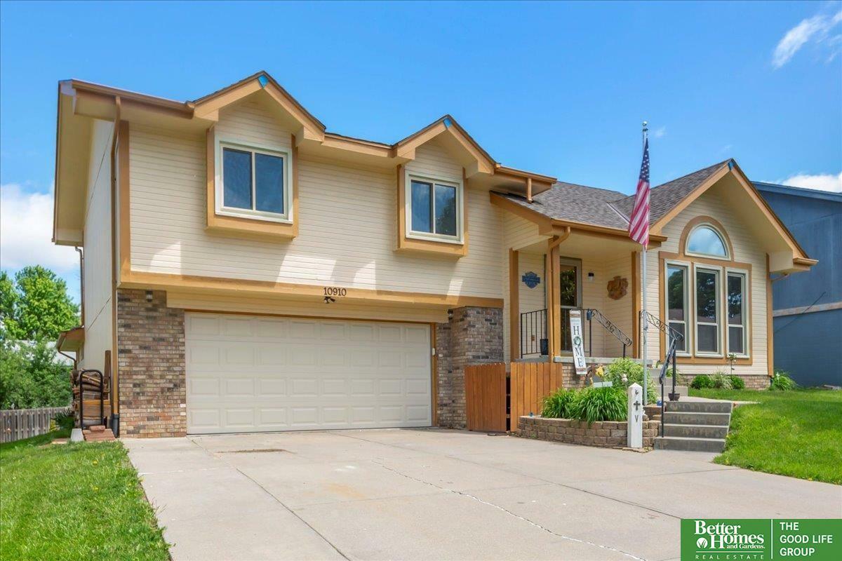 Property Photo: 10910 Bauman Avenue NE 68164
