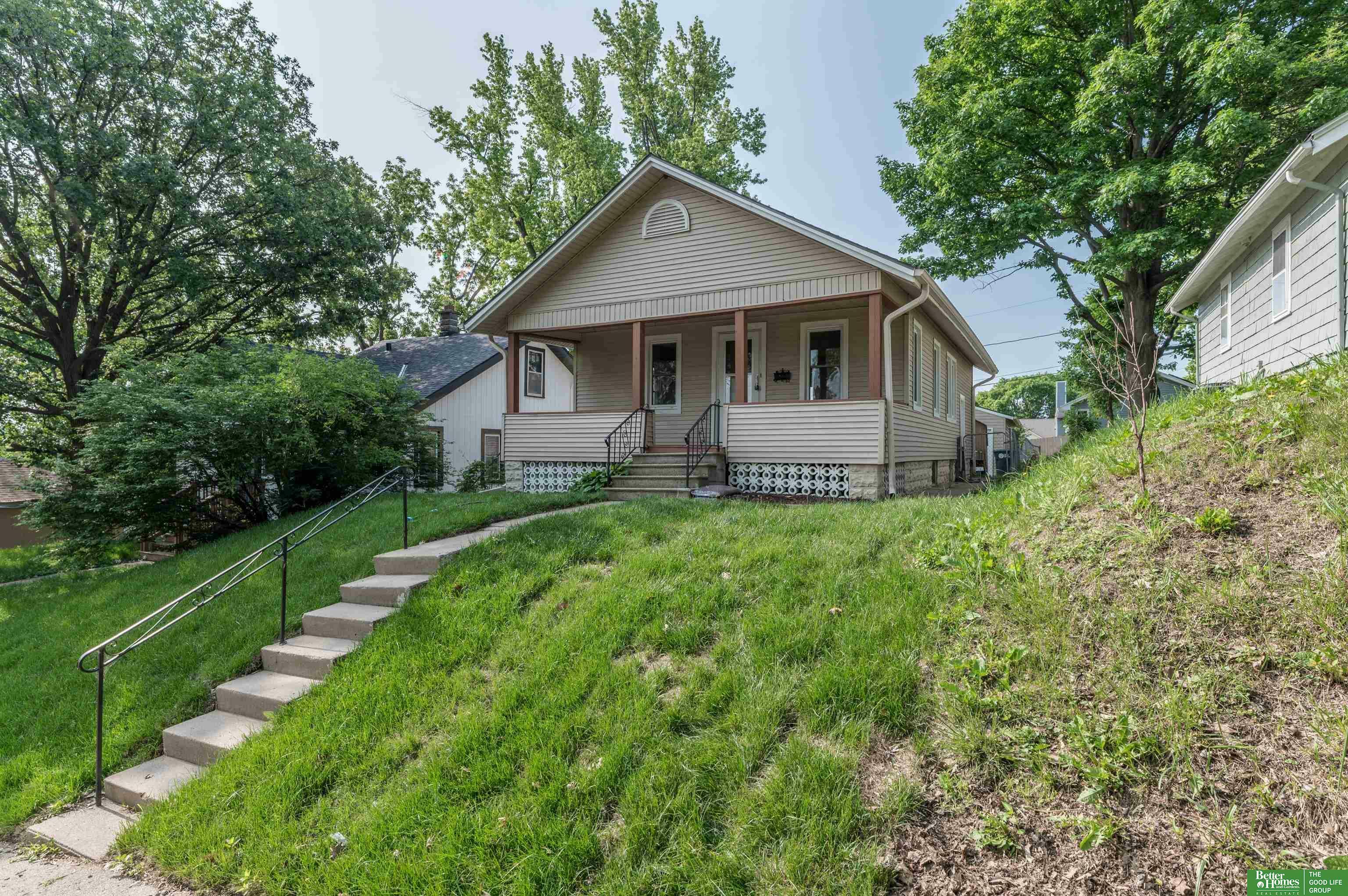 Property Photo: 5515 Hickory Street NE 68106