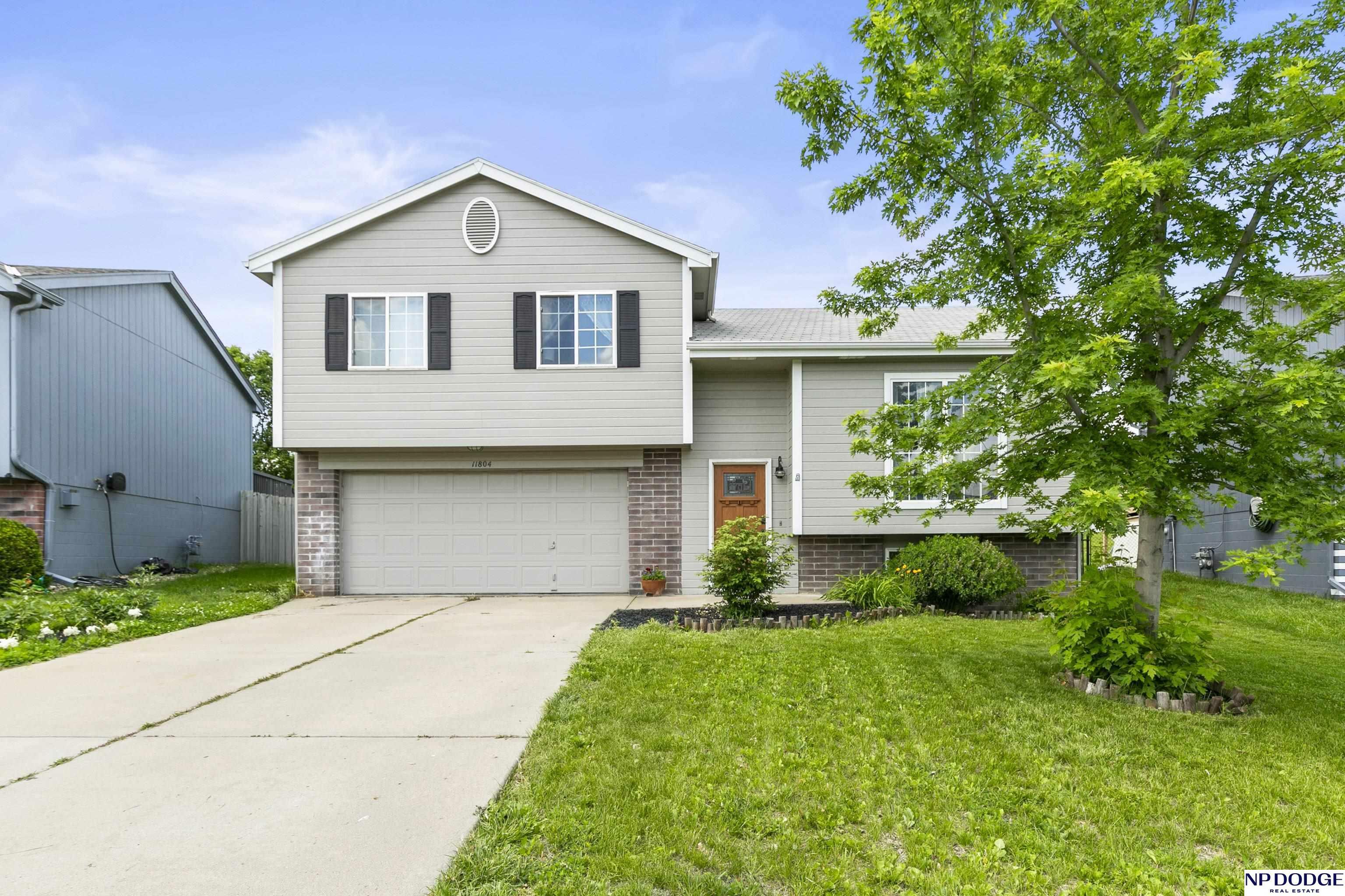 Property Photo: 11804 Newport Avenue NE 68164
