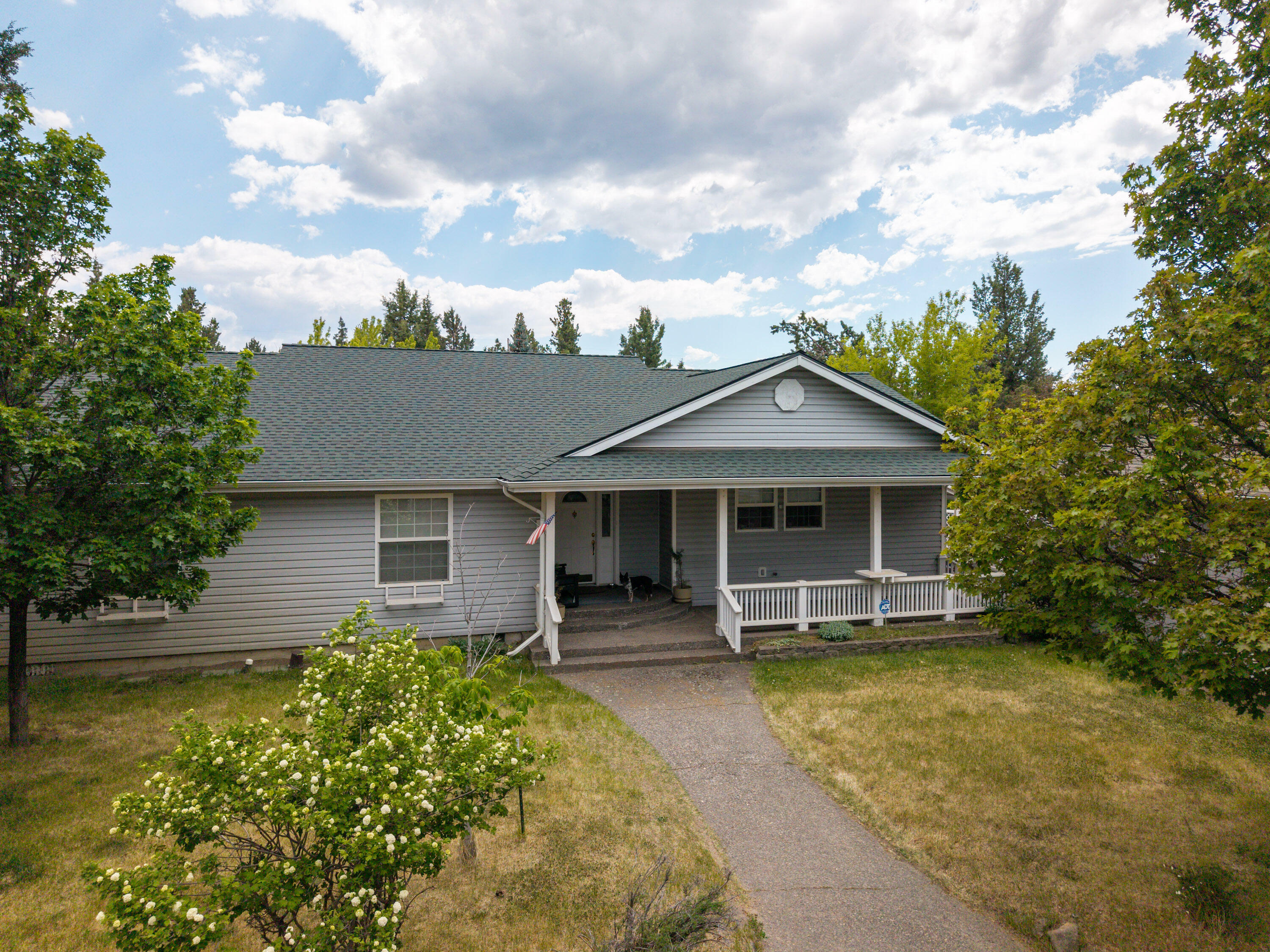 Property Photo: 16683 Bitterbrush Lane OR 97759