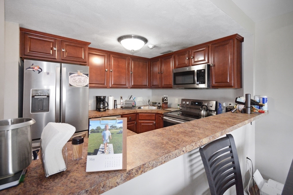 Property Photo: 272 N Farm Dr 272 RI 02809