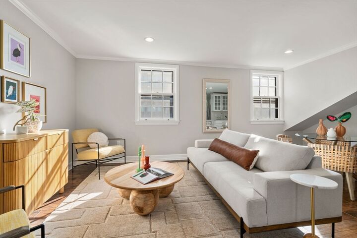 Property Photo: 27 Bowdoin St 5 MA 02114