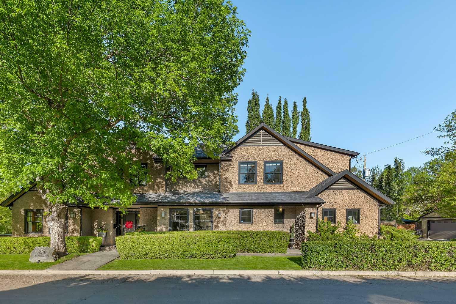 Property Photo: 239 37 Avenue SW AB T2S 0V1