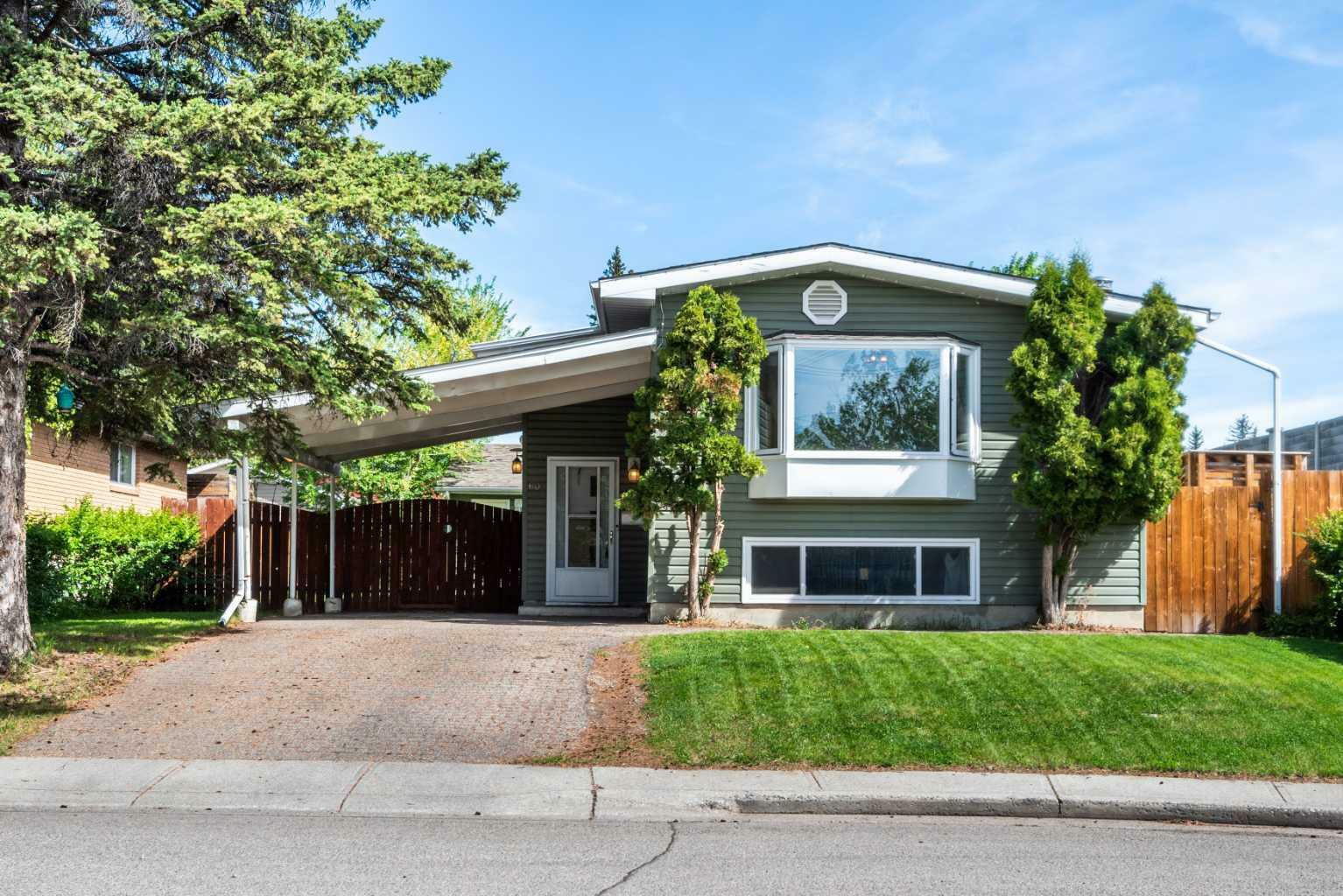 Photo de la propriété: 60 Bralorne Crescent SW AB T2W 0Y8