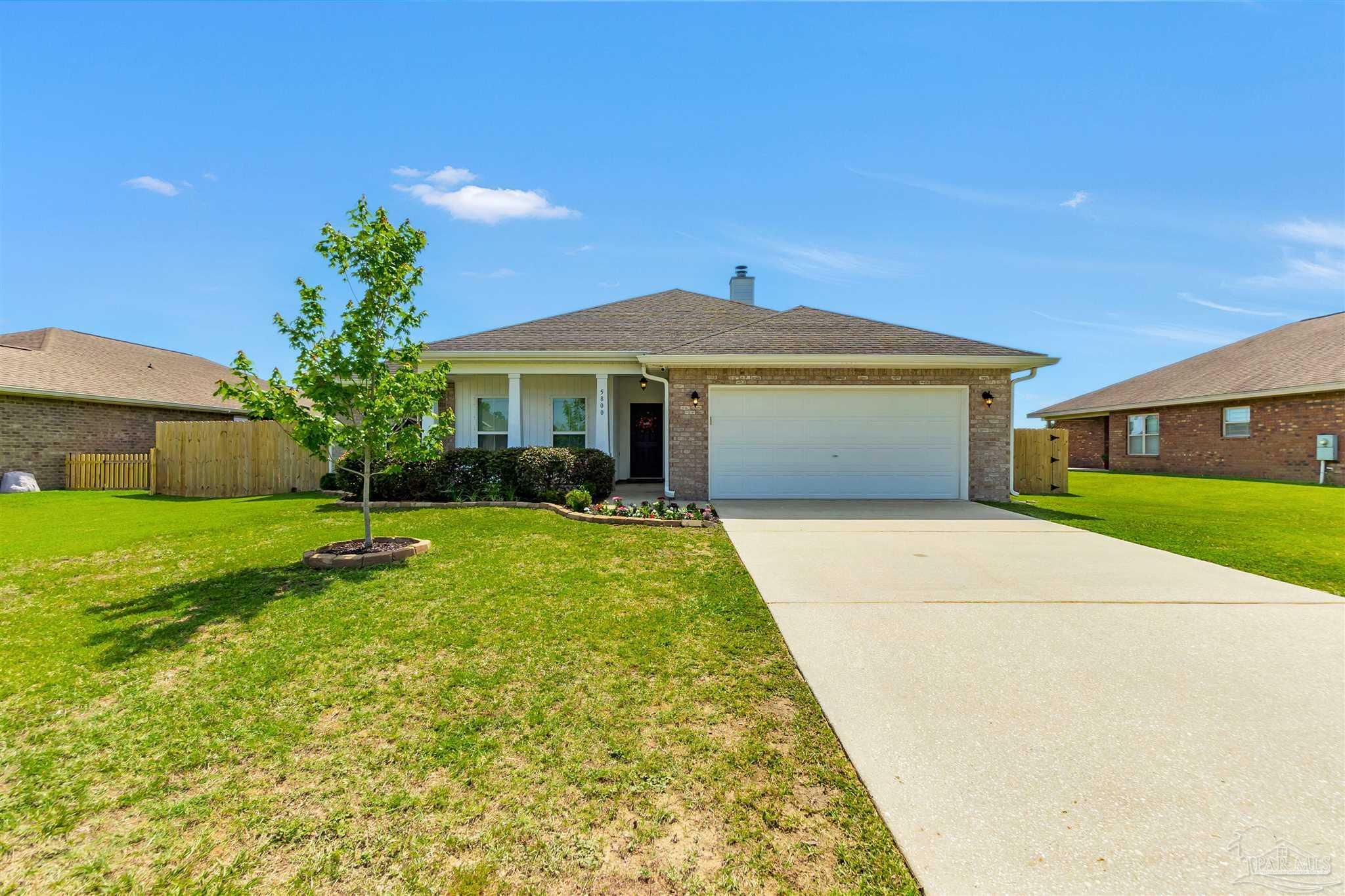 Property Photo: 5800 Glenby Ct FL 32571