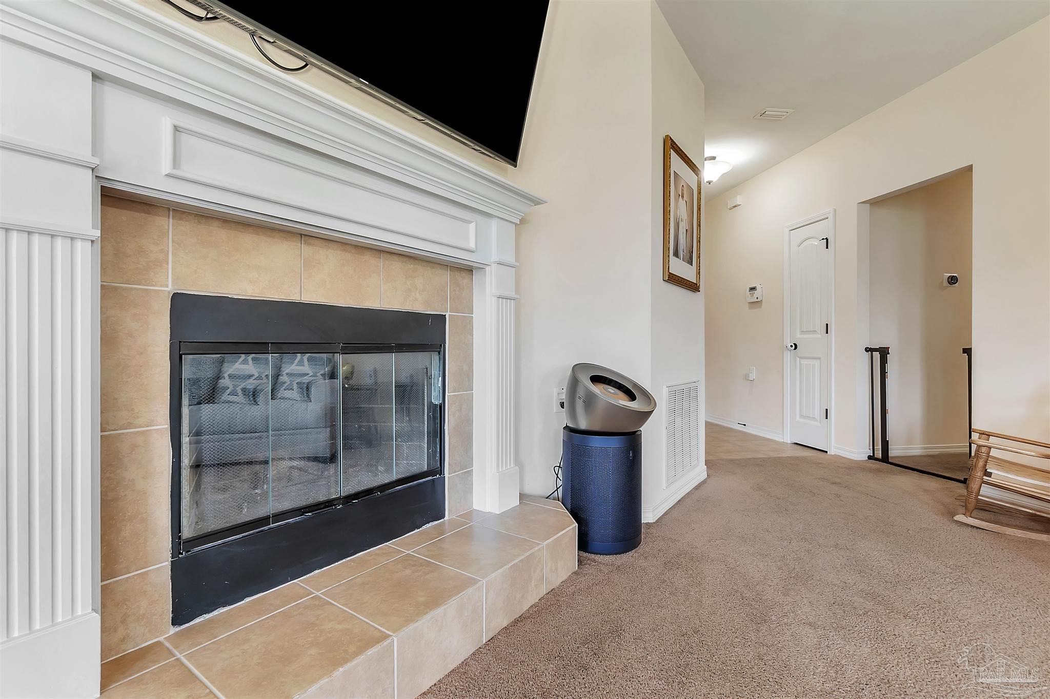 Property Photo: 5800 Glenby Ct FL 32571