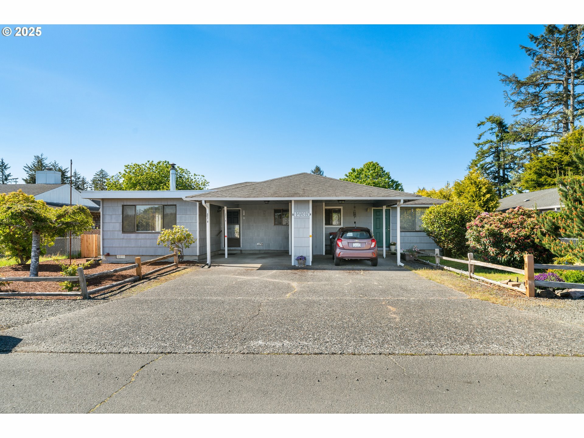 Property Photo: 1235 E Broadway St OR 97138