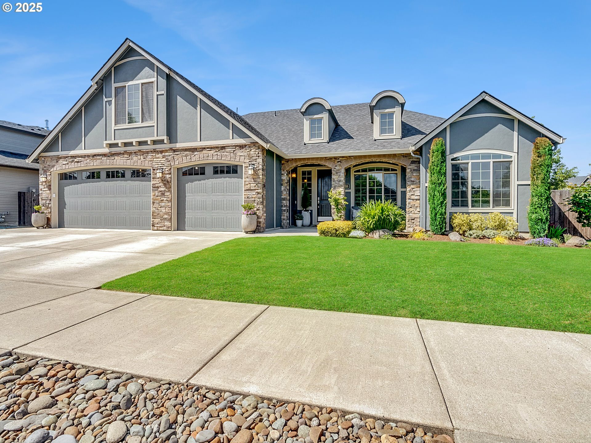 Property Photo: 17010 NE 78th Way WA 98682