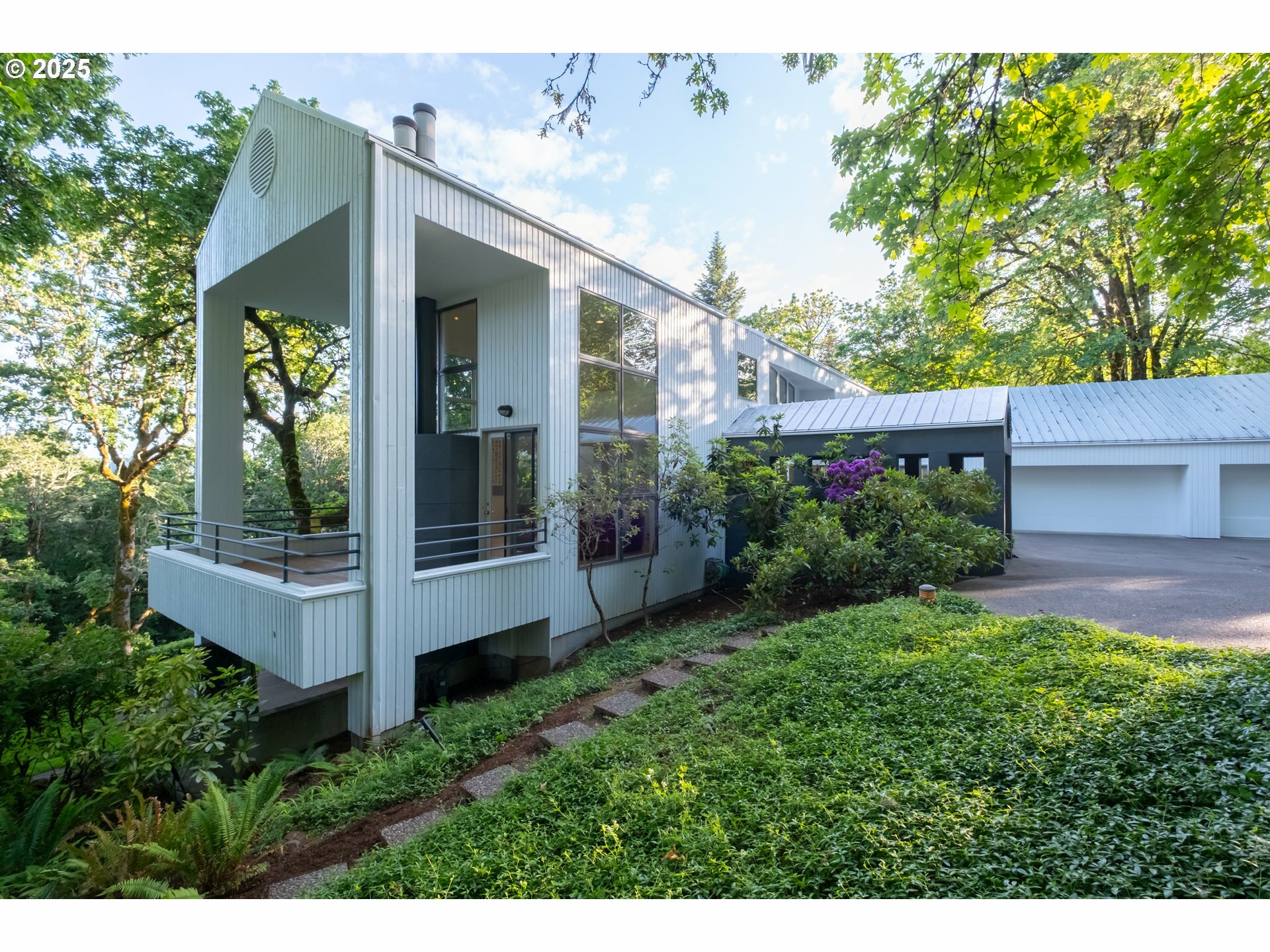 Property Photo: 2790 NW Sulphur Springs Rd OR 97330