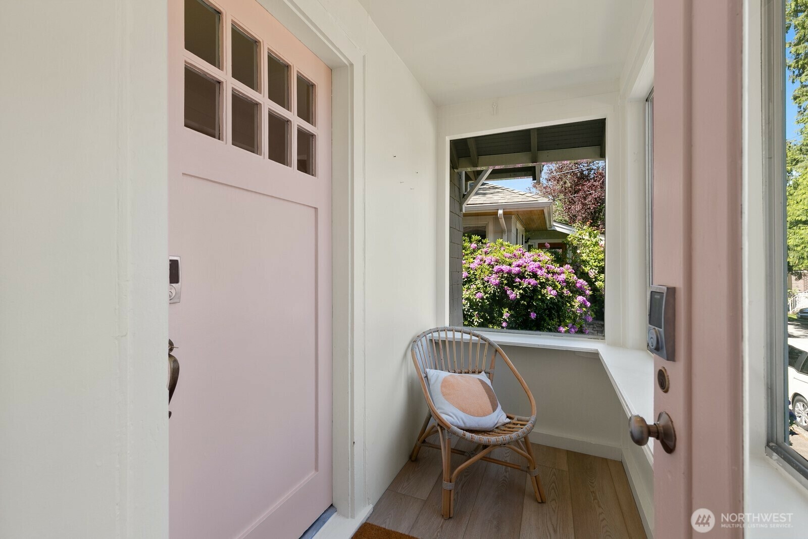 Property Photo: 4607 1st Avenue NE WA 98105