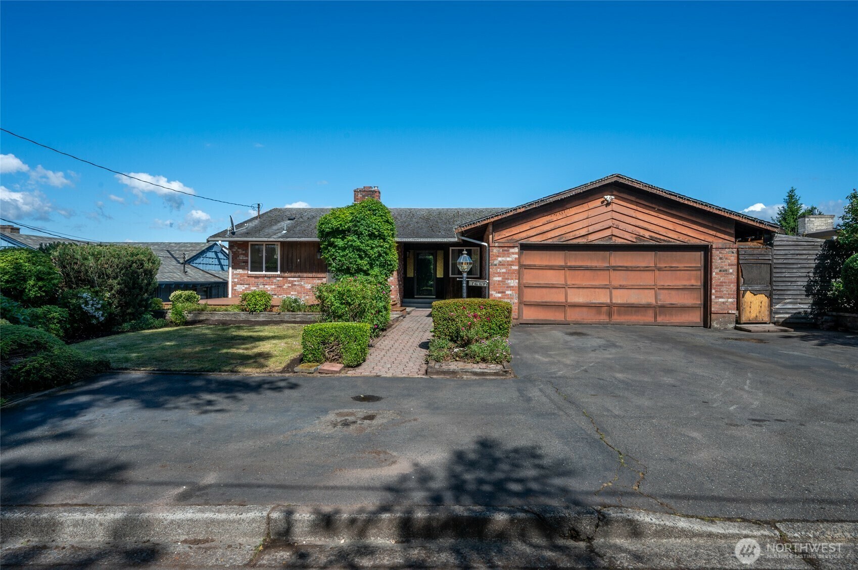 Property Photo: 12442 83rd Avenue S WA 98178