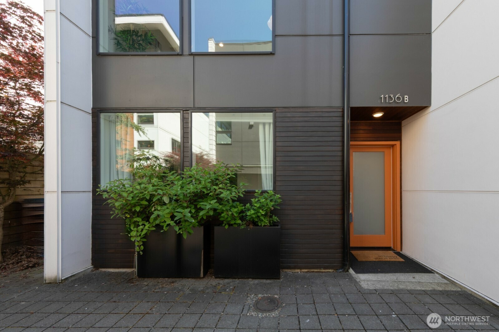 1136  10th Avenue E B  Seattle WA 98102 photo