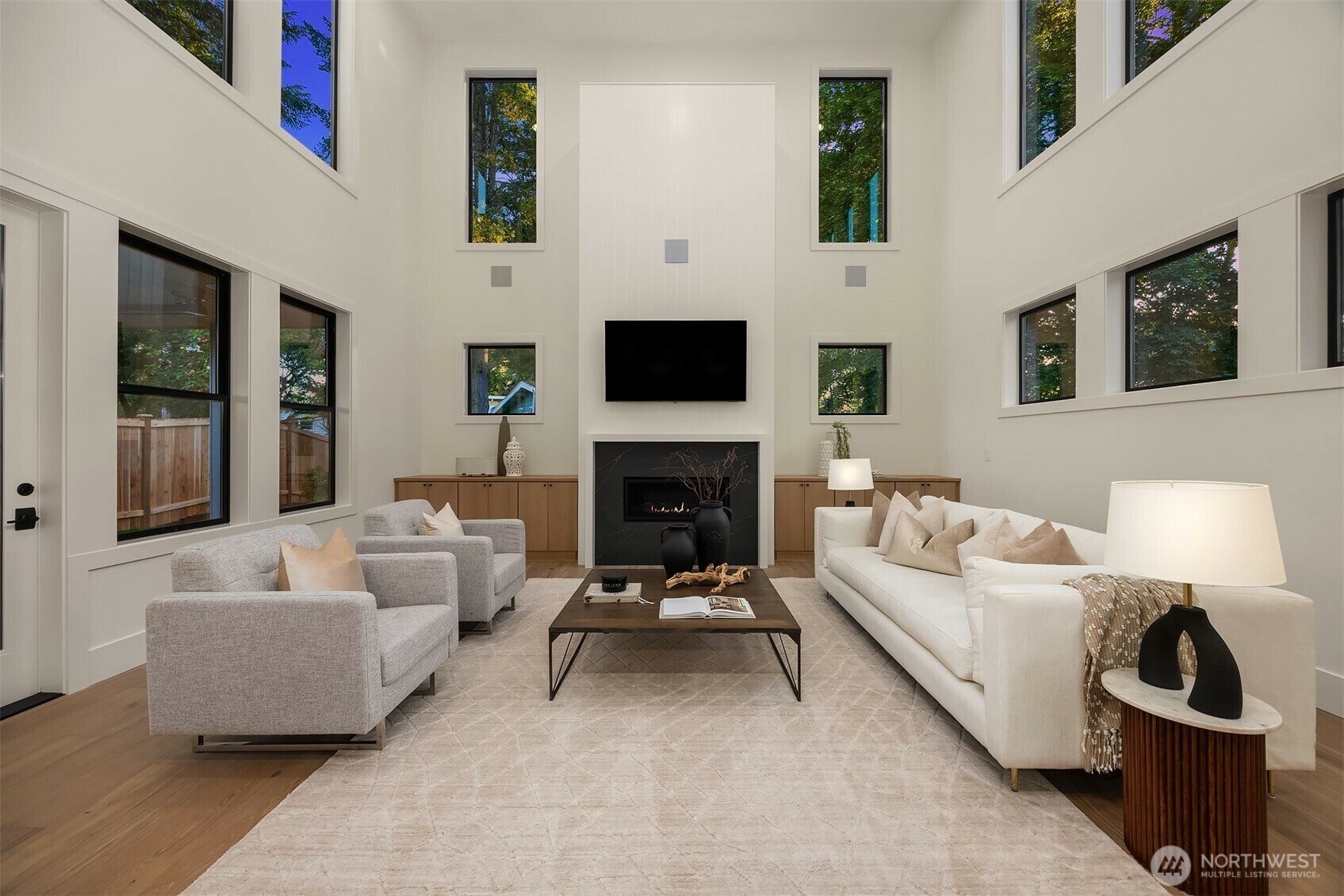 Property Photo: 627 155th Avenue SE WA 98007