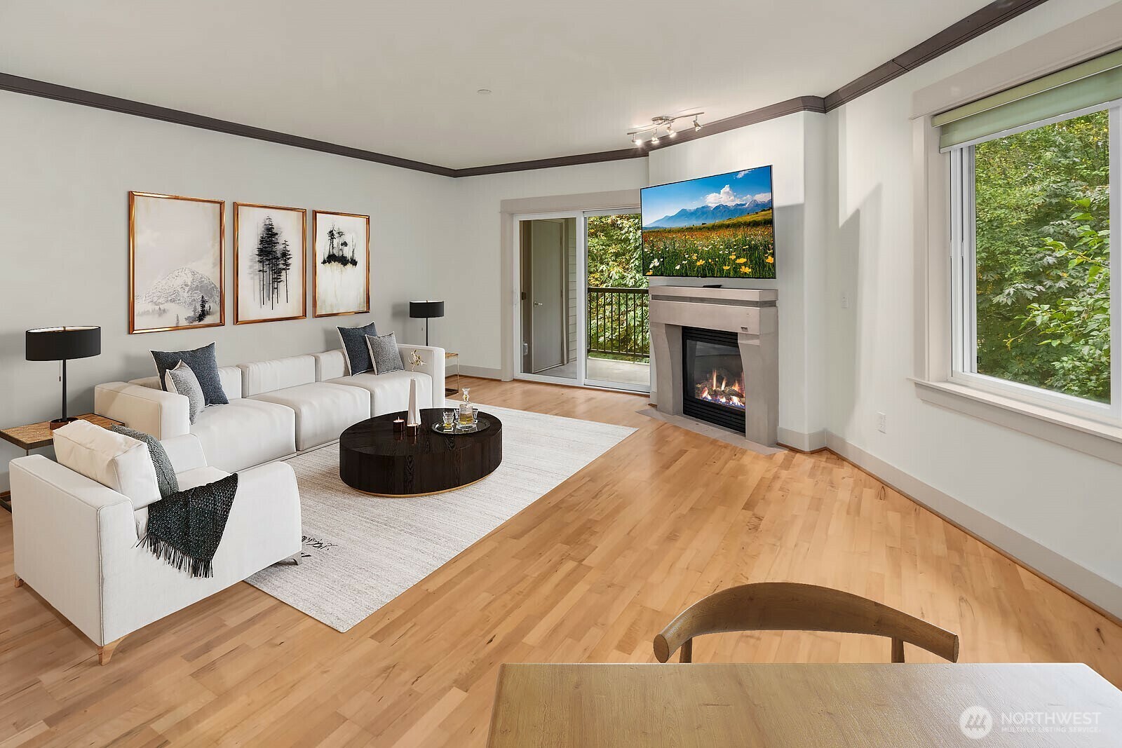 Property Photo: 18609 SE Newport Way 408 WA 98027