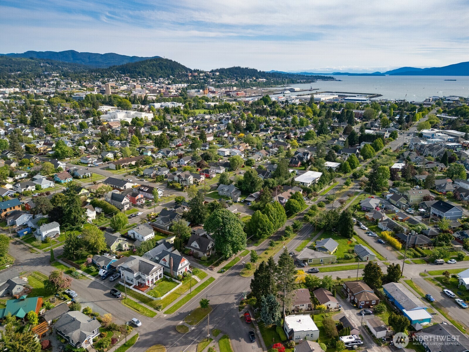 Property Photo:  2416  Broadway  WA 98225 